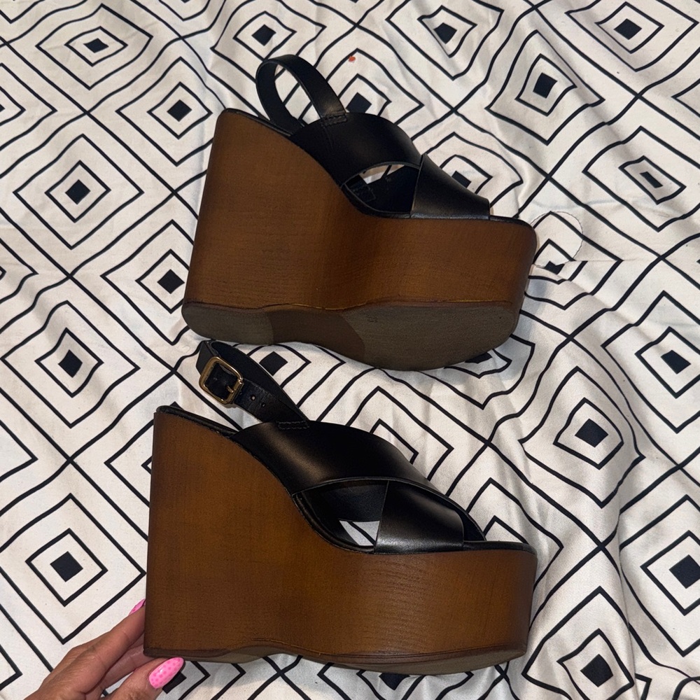 Steve Madden Black and Brown Wedge Sandals - Picture 4 of 9